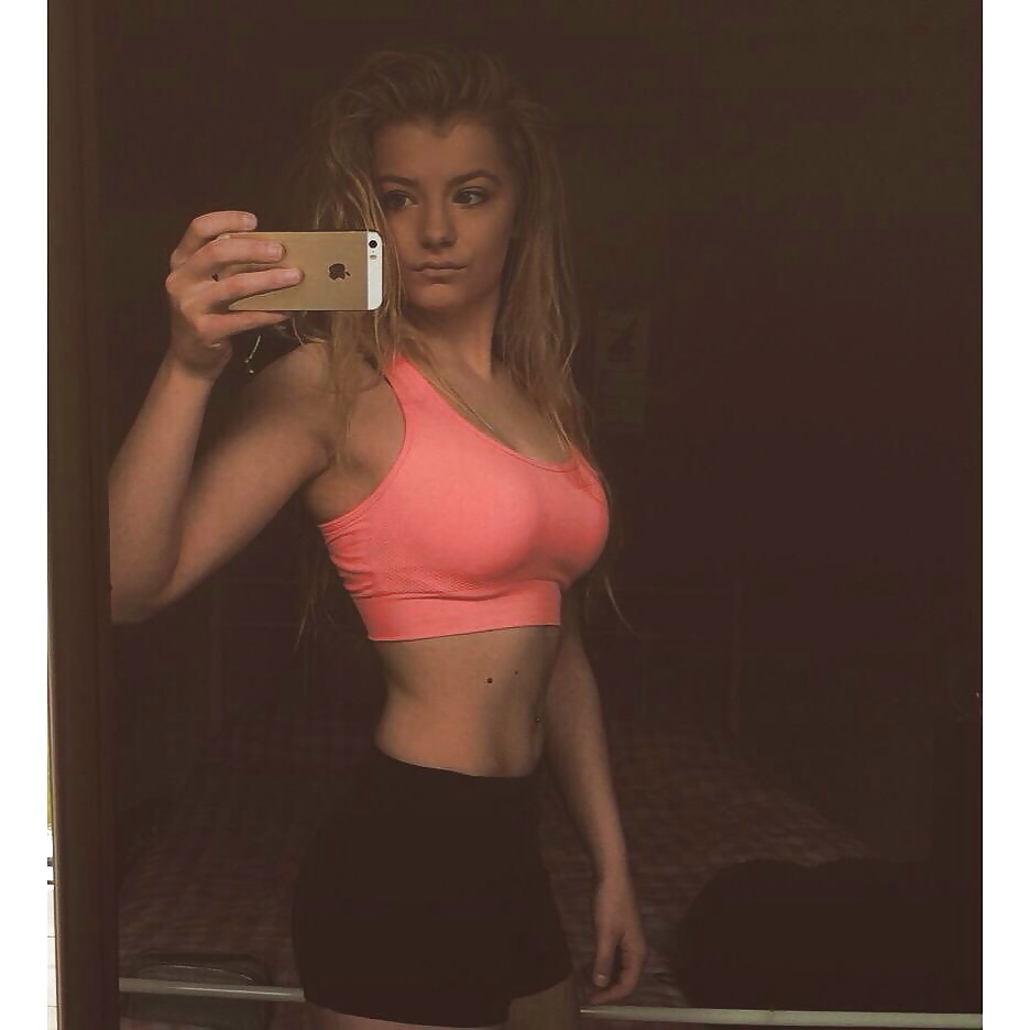 Sex Gallery Uk bimbo Ellie