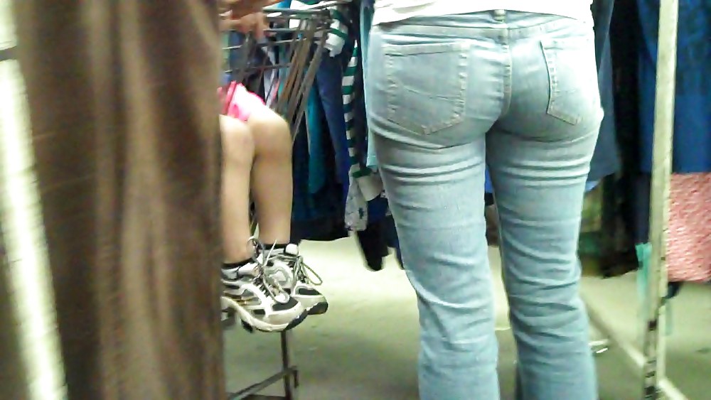 Sex Gallery Nice ass and butt hiding behind jeans