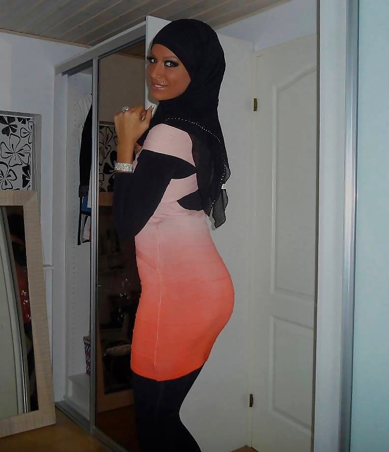 Sex Gallery Sexy hijabi girl  -  Cum  on  her
