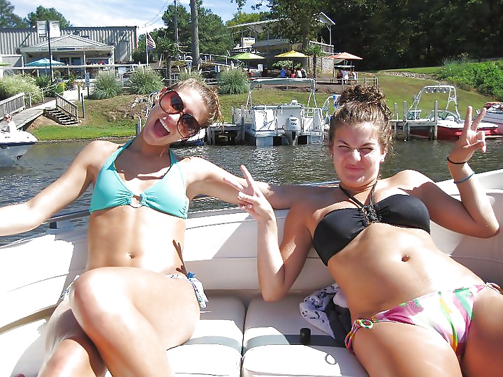 Sex Gallery Amateur young slut in bikini IV