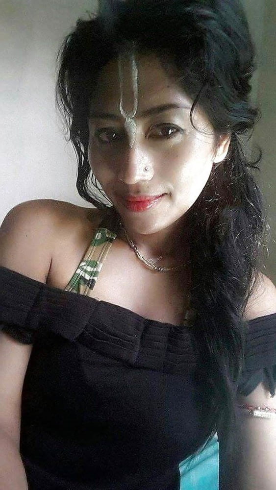 Indian Religious MILF Exposes in Private - Leaked photo #324850853
