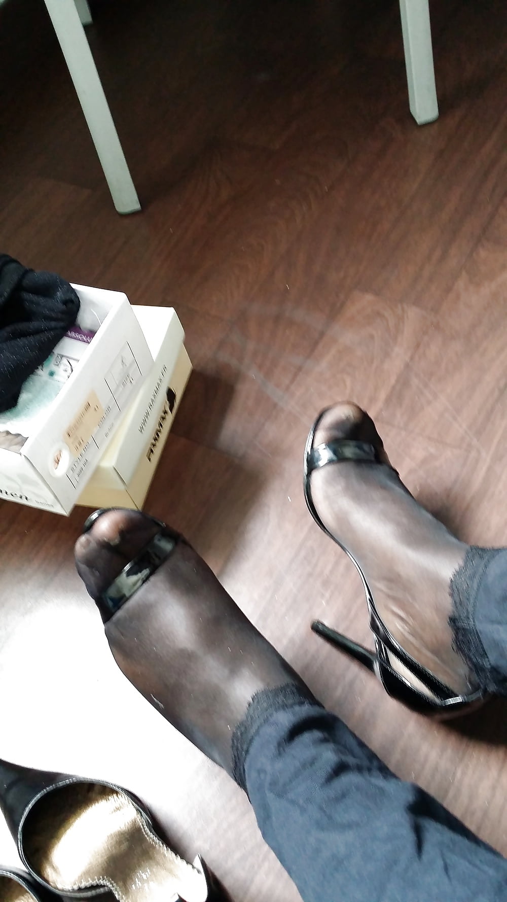 Sex Gallery Black high heels sandals nylons