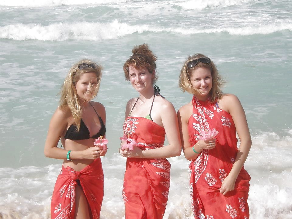 Sex Gallery Bikini Twins