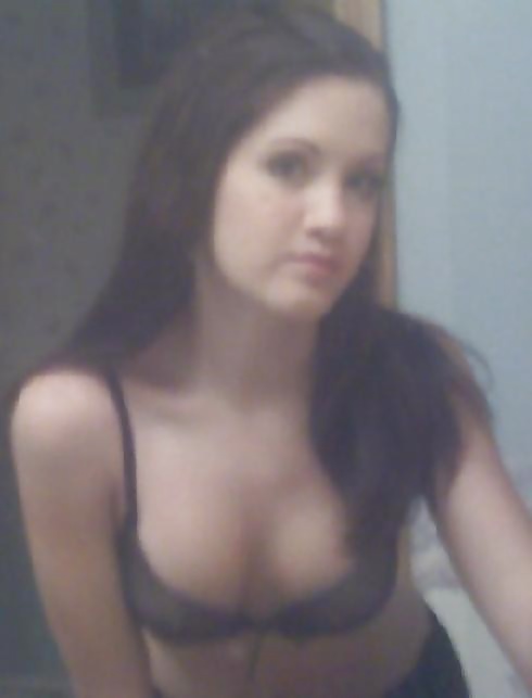 Sex Gallery 18 yo cell phone