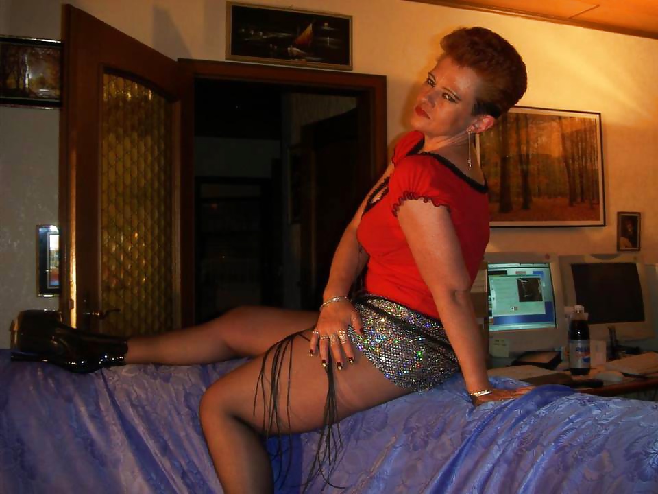 Sex Gallery HORNY WHORE
