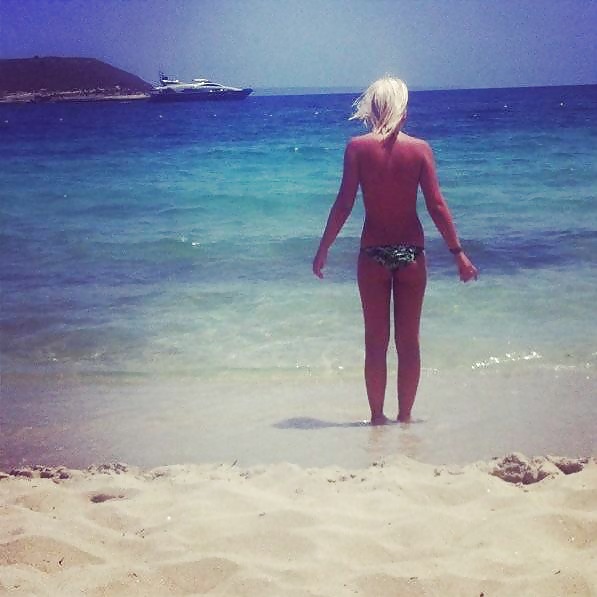 Sex Gallery Skinny pretty bikini babe Olivia