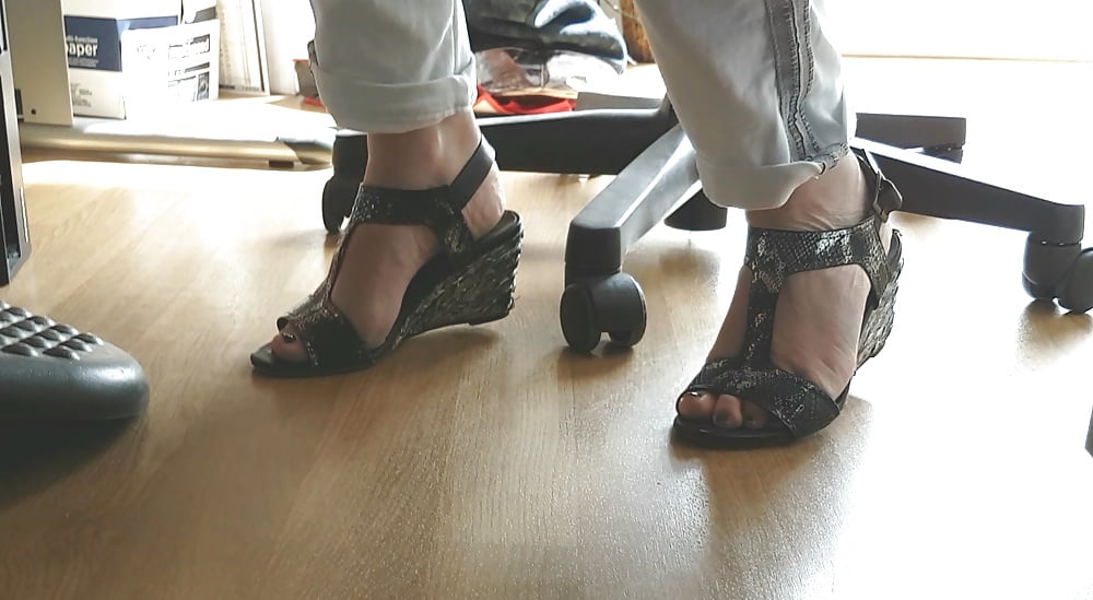 Sex Gallery Candid feet mature