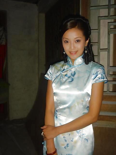 Sex Gallery Single Asian girl in Cheongsam