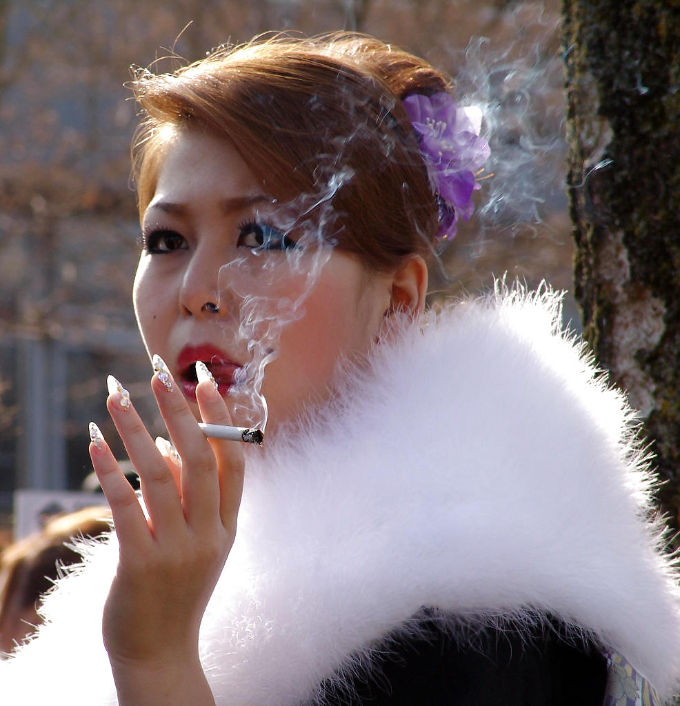Sex Gallery smoking fetish asian - rauchende asiatische schoenheiten