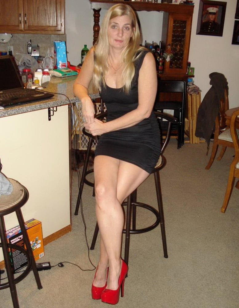 Exposed Leggy Texas Blonde Sandra - 90 Photos 