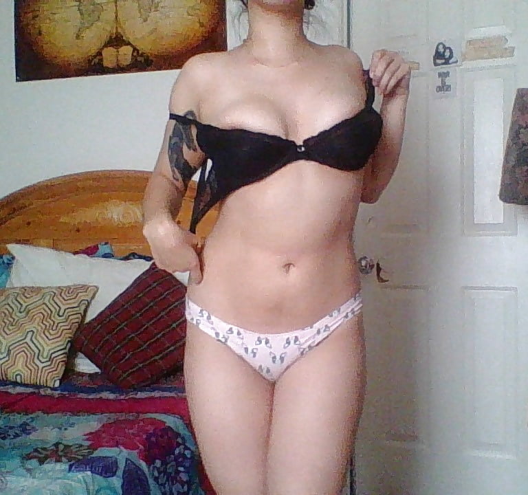 Sex Gallery Teen Slut aka Symphony Selfies