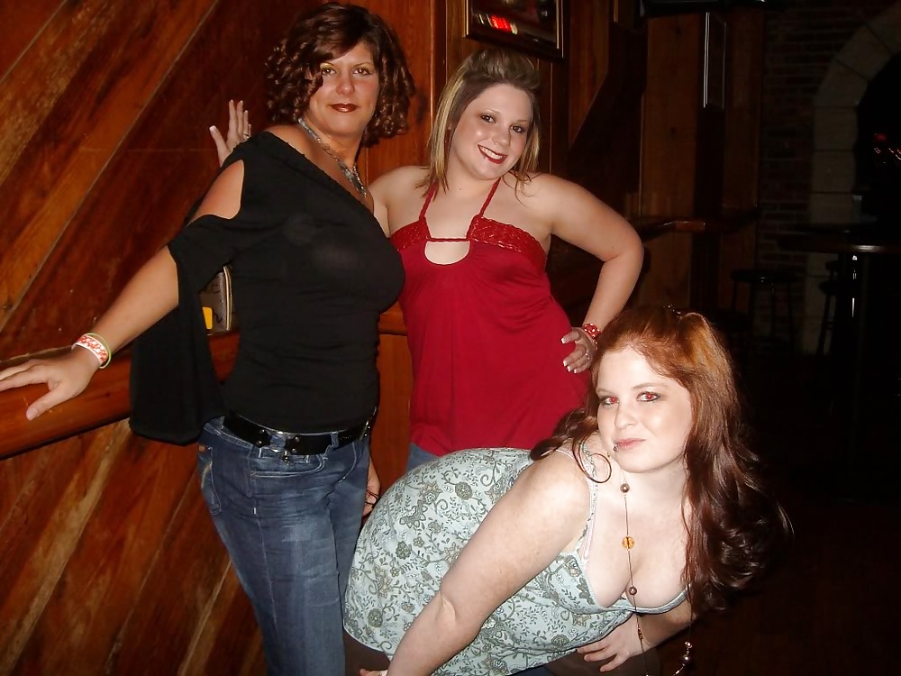 Sex Gallery Co-Workers at Mickeys a little buzzed