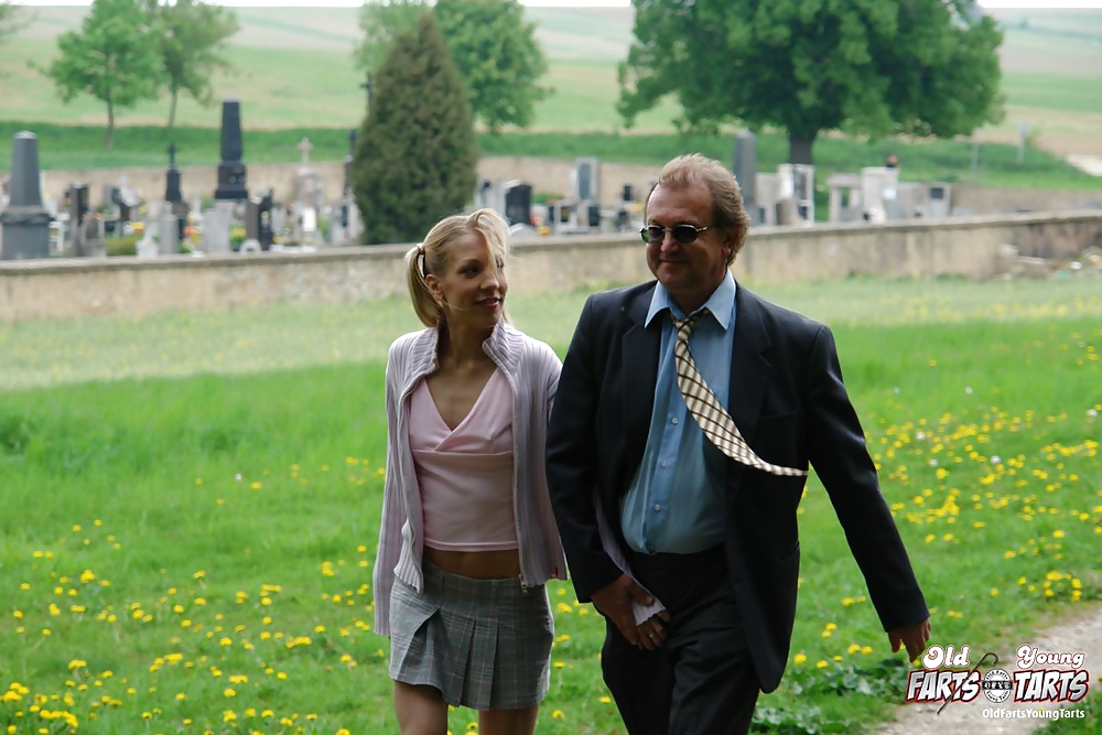 Sex Gallery Friedhof mal anders