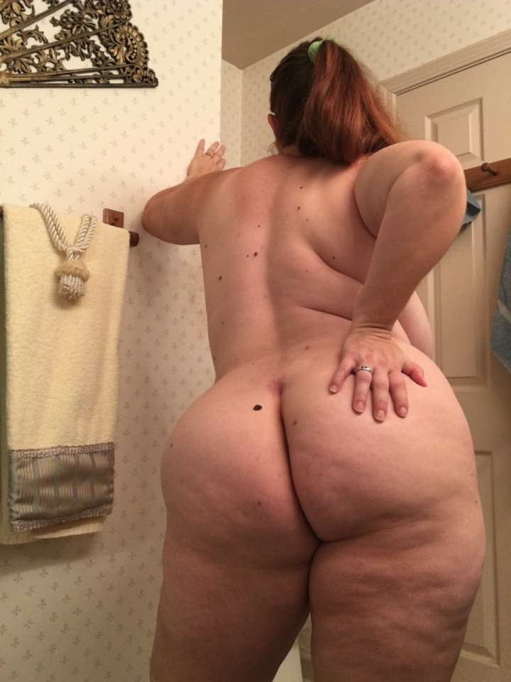 Thick white booty pics