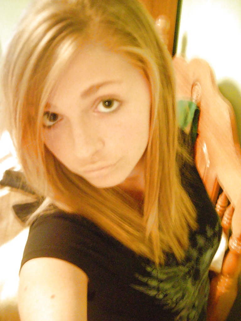 Sex Gallery Silly Skinny Small Tits Selfshot Sylvia