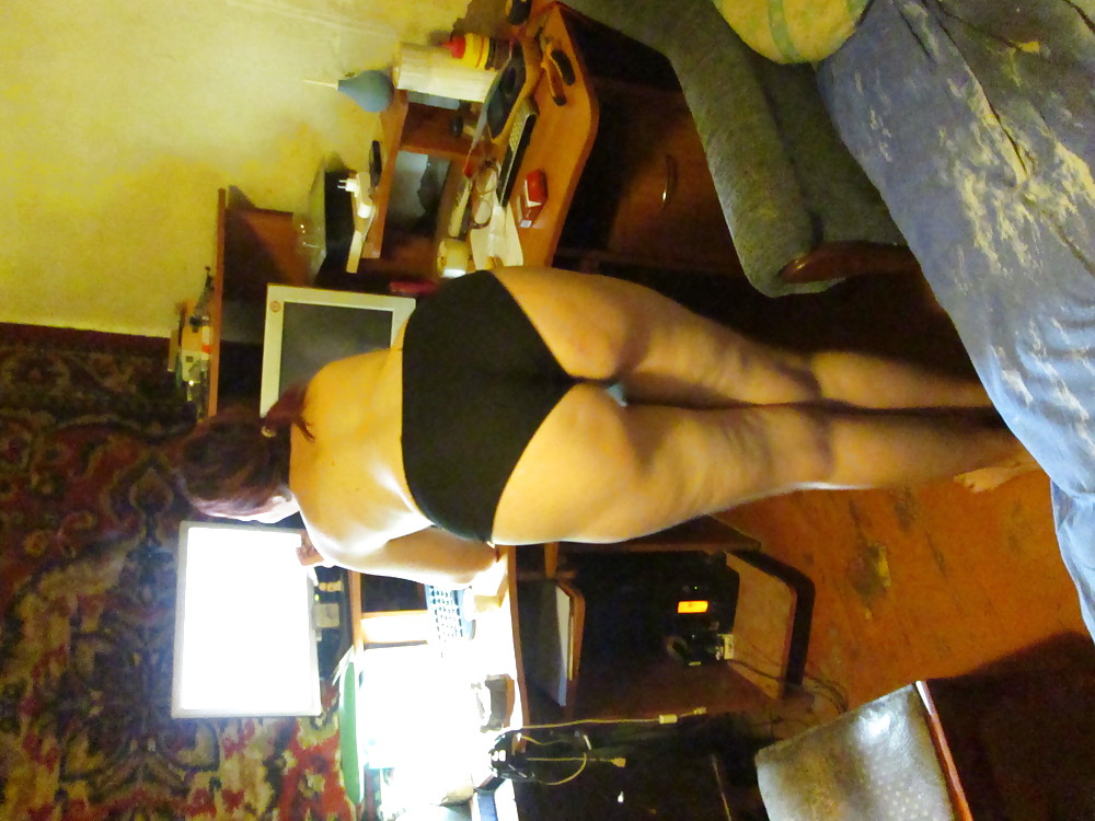 Sex Gallery Lili look on the computer xHamster