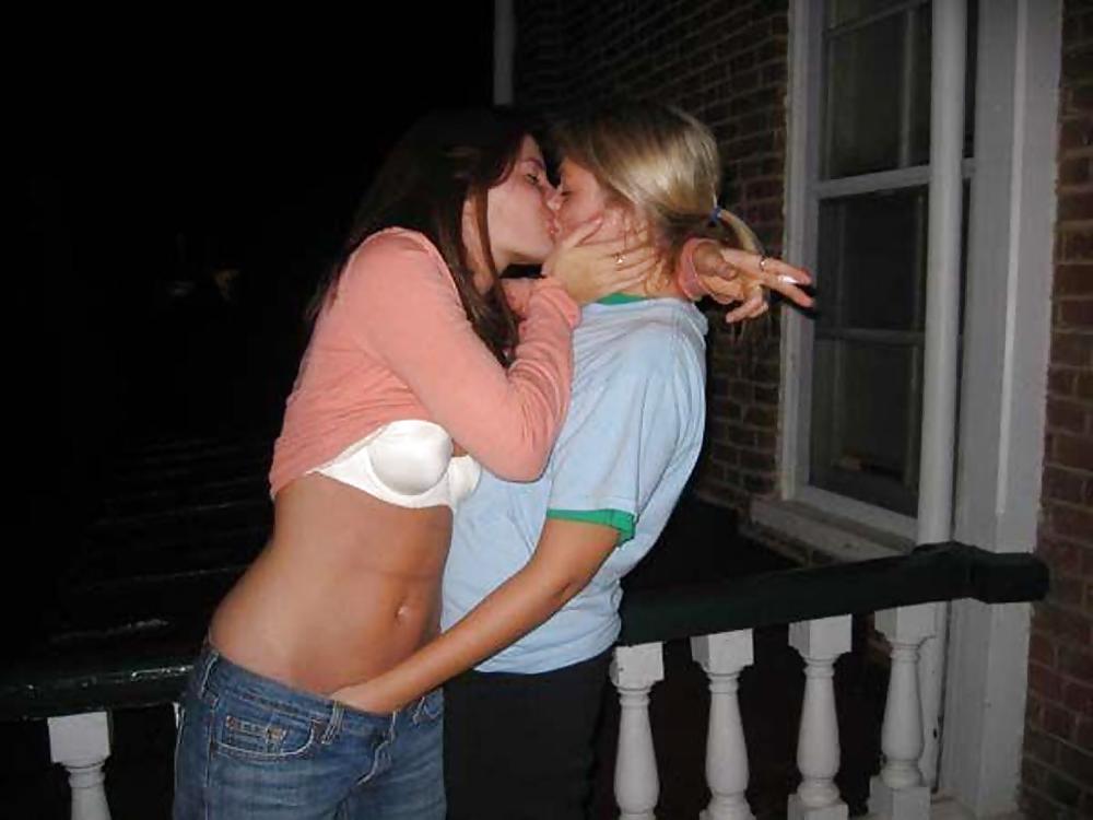 Sex Gallery Random Girls kissing Girls
