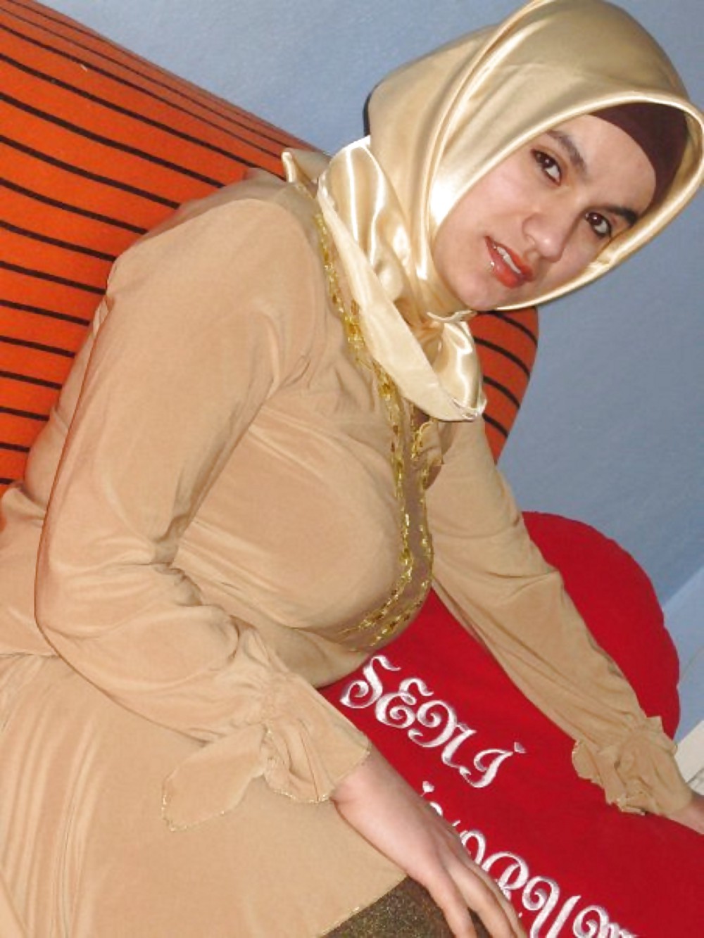 Sex Gallery arab woman with big chest 3