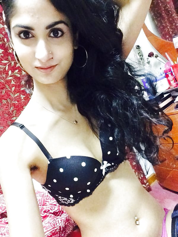 Sex Gallery Hot & Horny Indian Girl