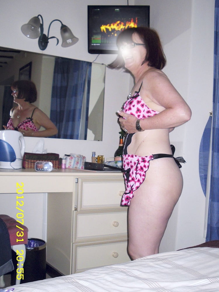 18. UK mature wife exposed by hubby - 378 Photos 