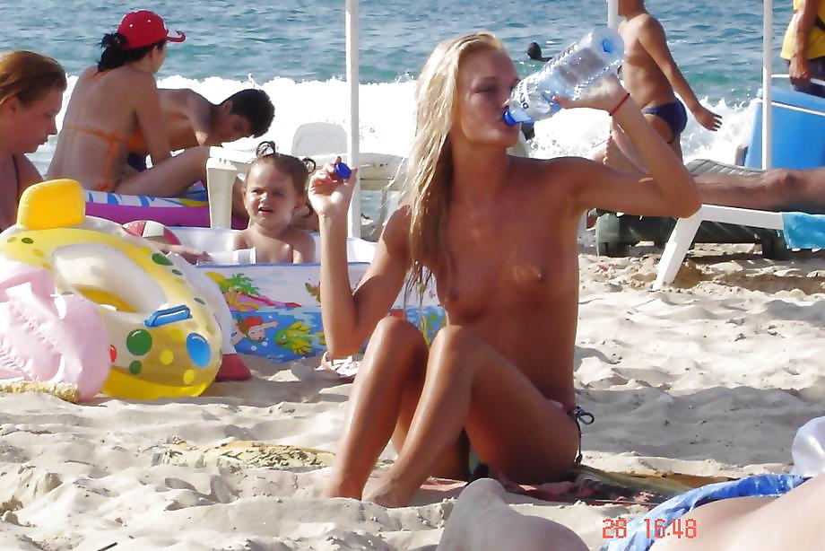Sex Gallery Bulgarian amateur girls on beach
