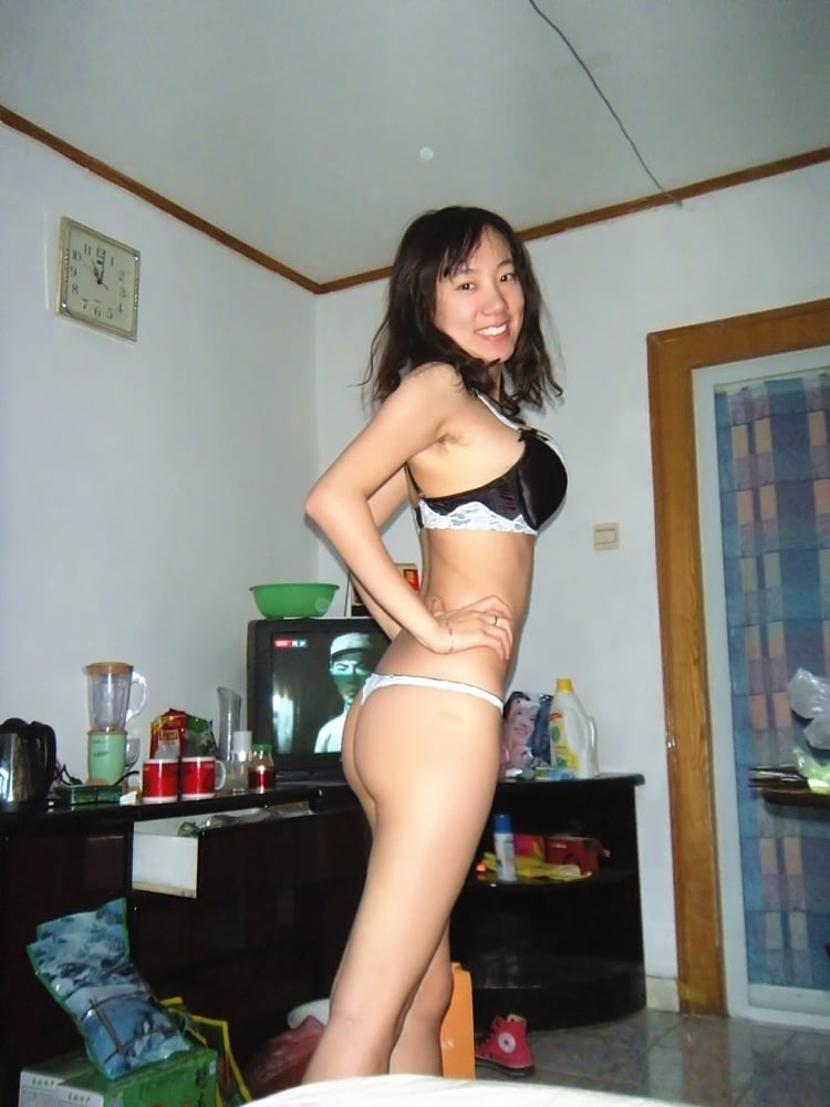 Exposed Asian GF Showing it All - 48 Photos 