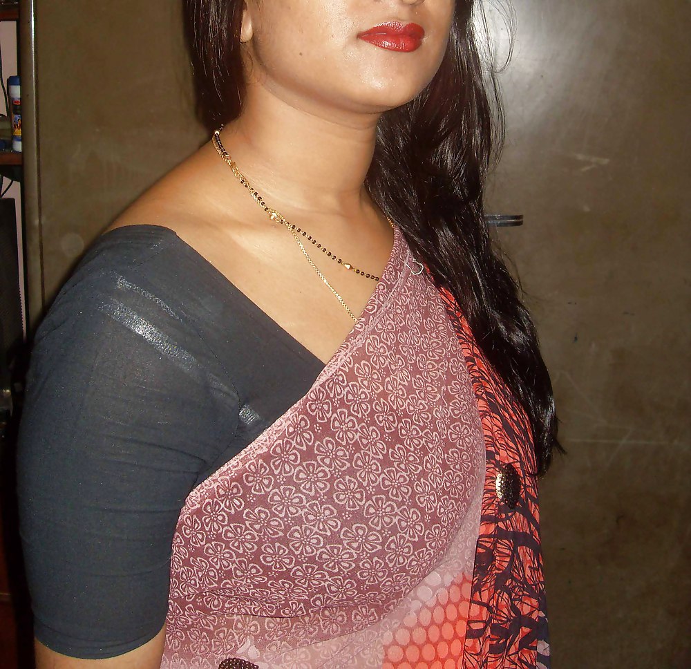 strip Indian women sari