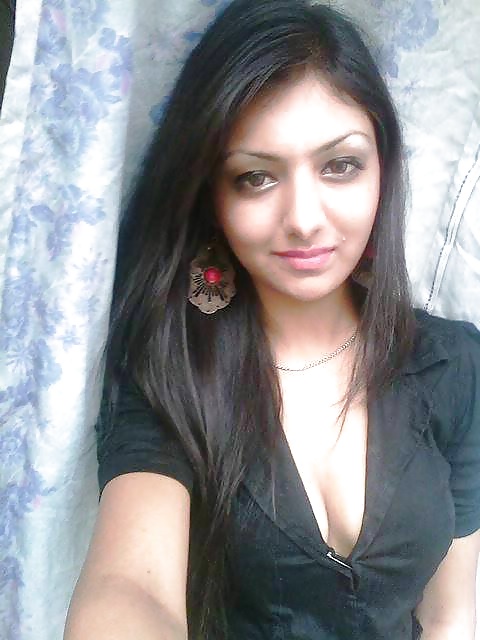 Sex Gallery INDO-PAK DESI BABES (SLUTS)