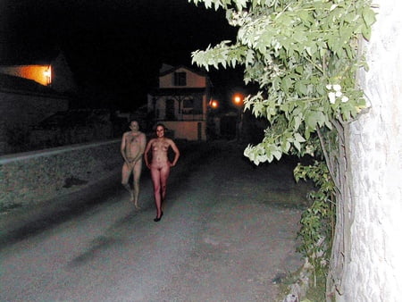 nude in public           