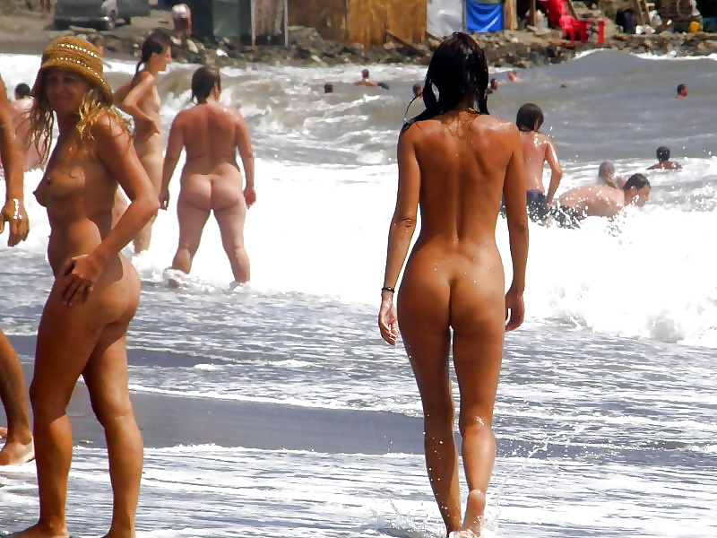 Sex Gallery Beach Pic 4