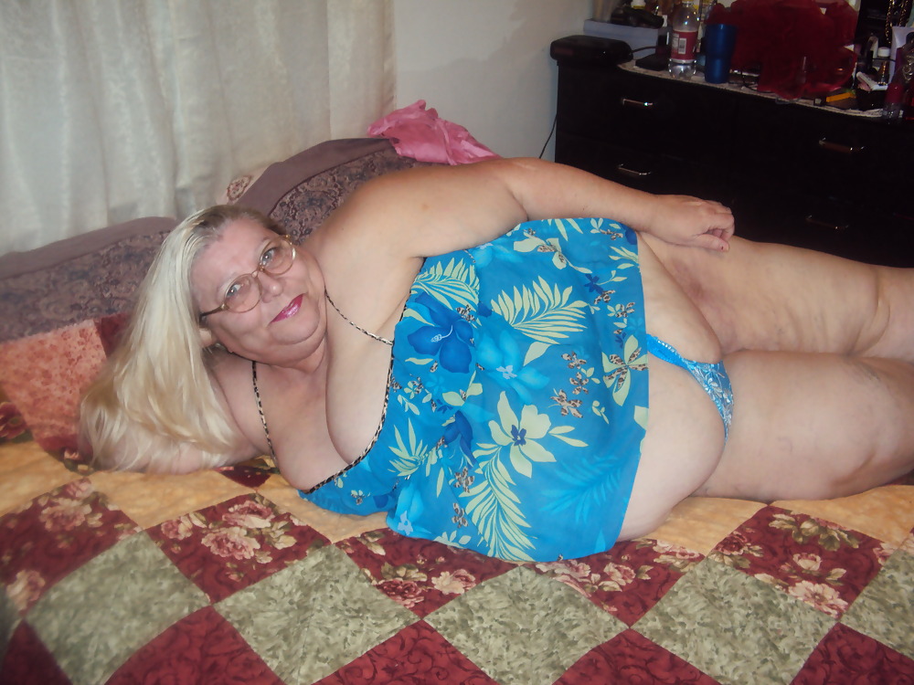 Sex Gallery sexy in blue