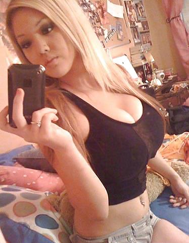 Sex Gallery Teen Facebook Selfshots - Real Amatuers