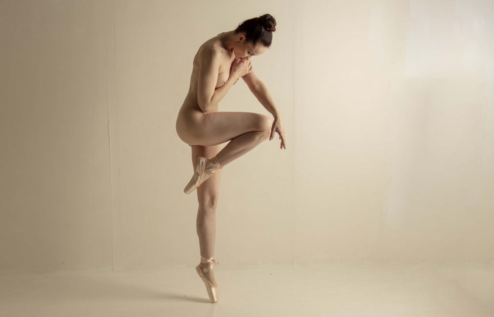 Nude Ballet Girl