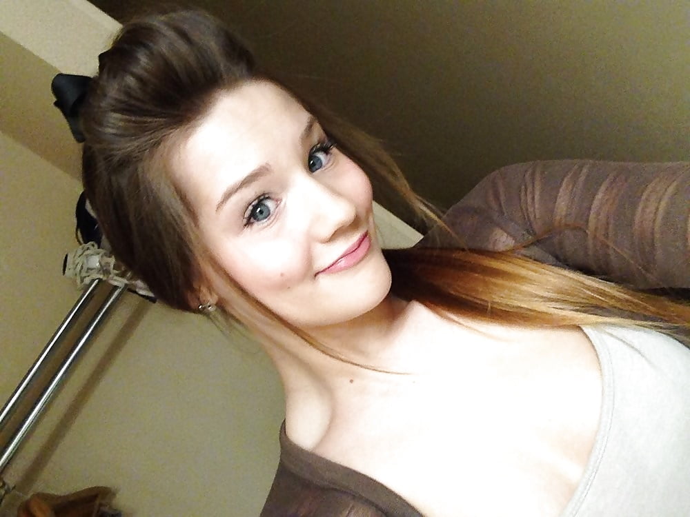 Sex Gallery Young slut Sarah blackmailed