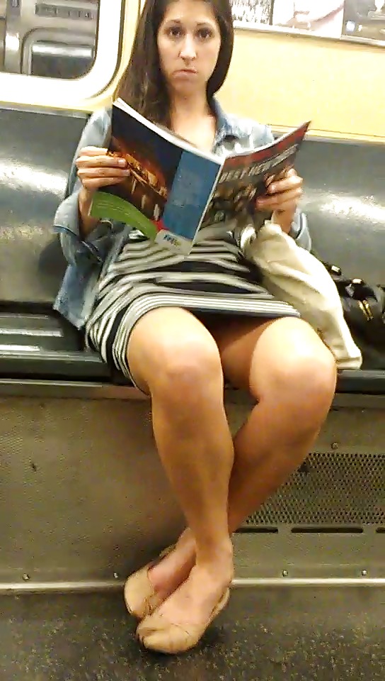 Sex Gallery New York Subway Girls Busted and Caught Looking