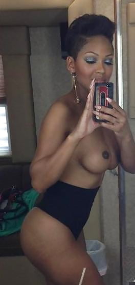 Holder nude meagan Alice Braga