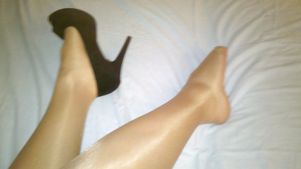 Sex Gallery Vintage pantyhose and new shoes