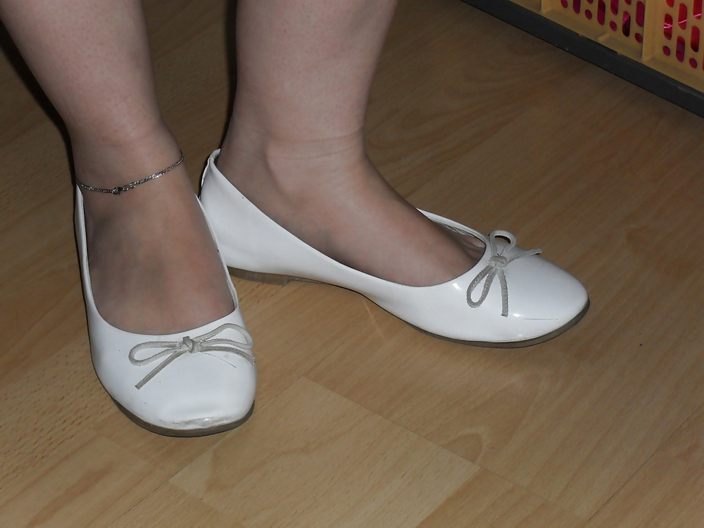 Sex Gallery Wifes high heels shoes flats ballerinas feet 1