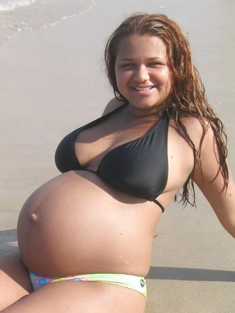 Pregnant babe's