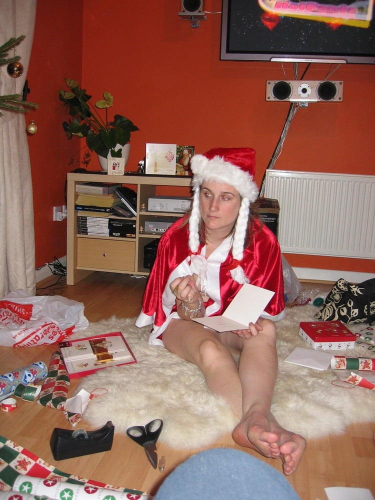 Mrs Christmas Exposed - 28 Photos 