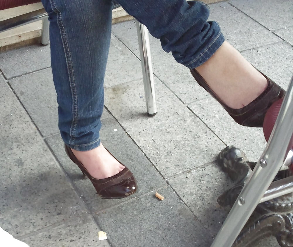 Sex Gallery Candid legs and feet