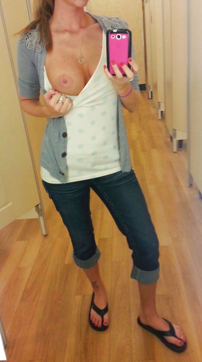 Sex Gallery CHANCHING ROOMS SELFSHOTS