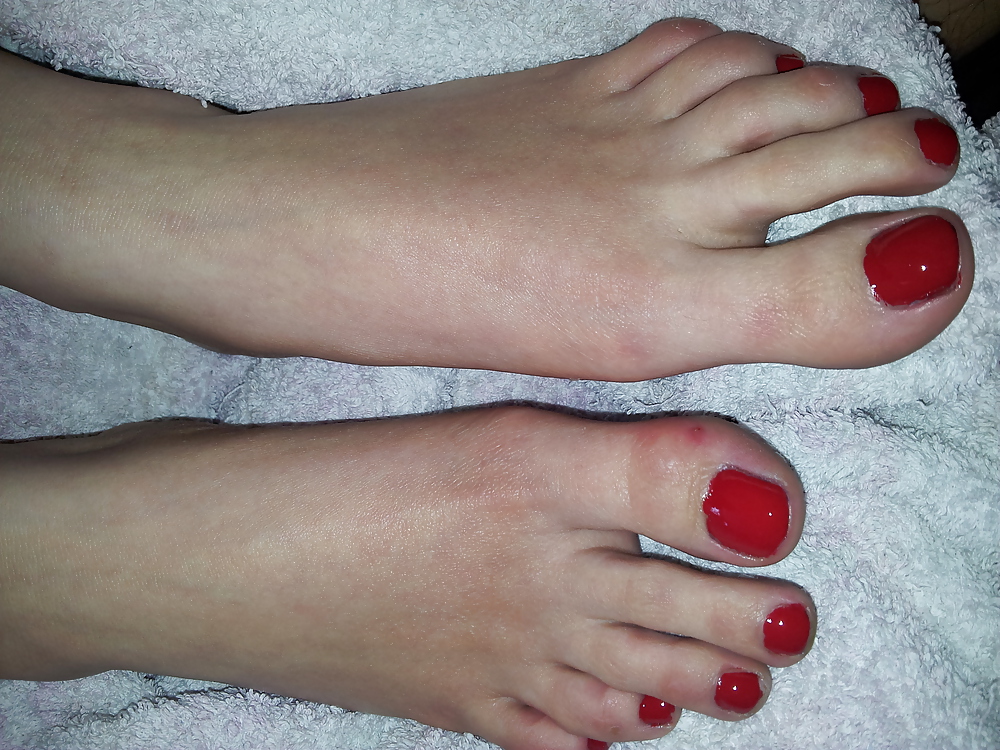 Sex Gallery Wifes sexy polish red toe nails feet 2
