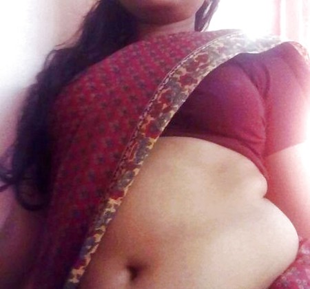 450px x 420px - Indian aunty curvy belly and hips - 7 Pics | xHamster