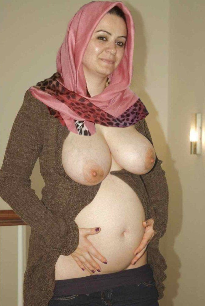Pregnant muslim naked.