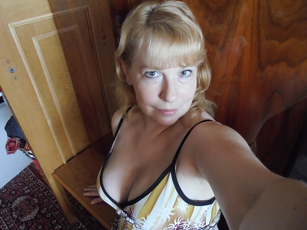 Sex Gallery Russian mom (45 years old)