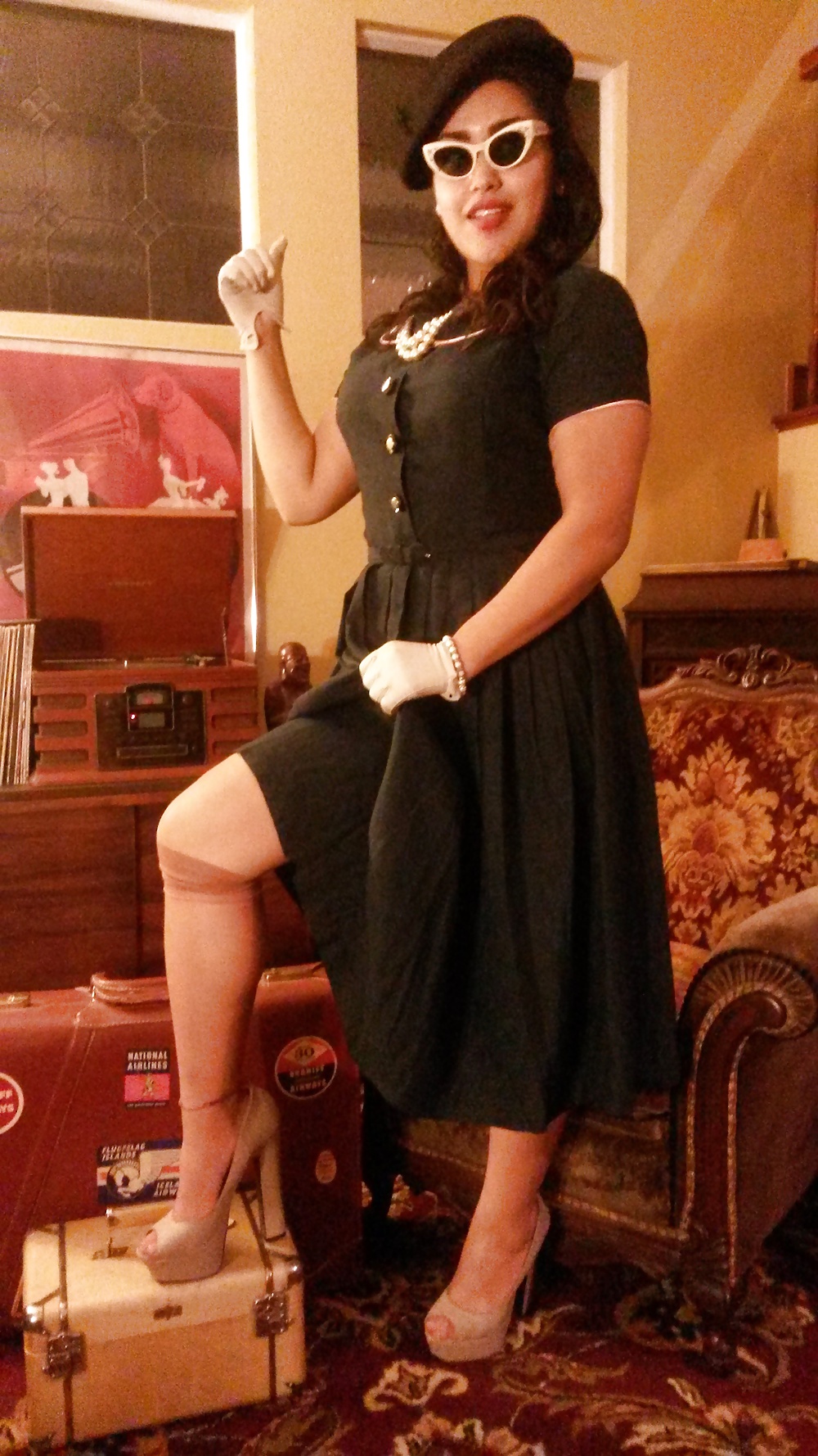 Sex Gallery Pin-up girl in real vintage dress, gloves and stockings