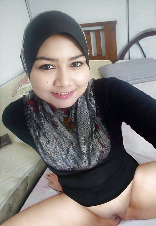 Sex Gallery Malay Hijab - Tudung Melayu atas tutup, bawah bukak