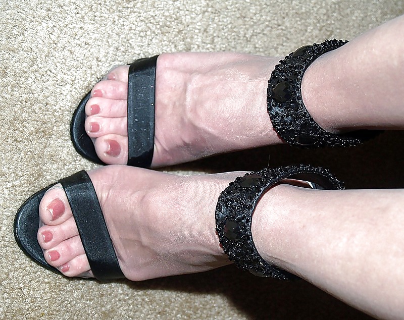 Sex Gallery FEET IN HOSE 2 -bymn