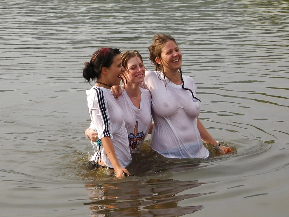 Sex Gallery water babes